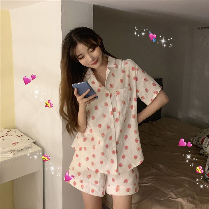 Whoosh - Pyjamaset: Aardbeienprint shirt met korte mouwen + korte broek