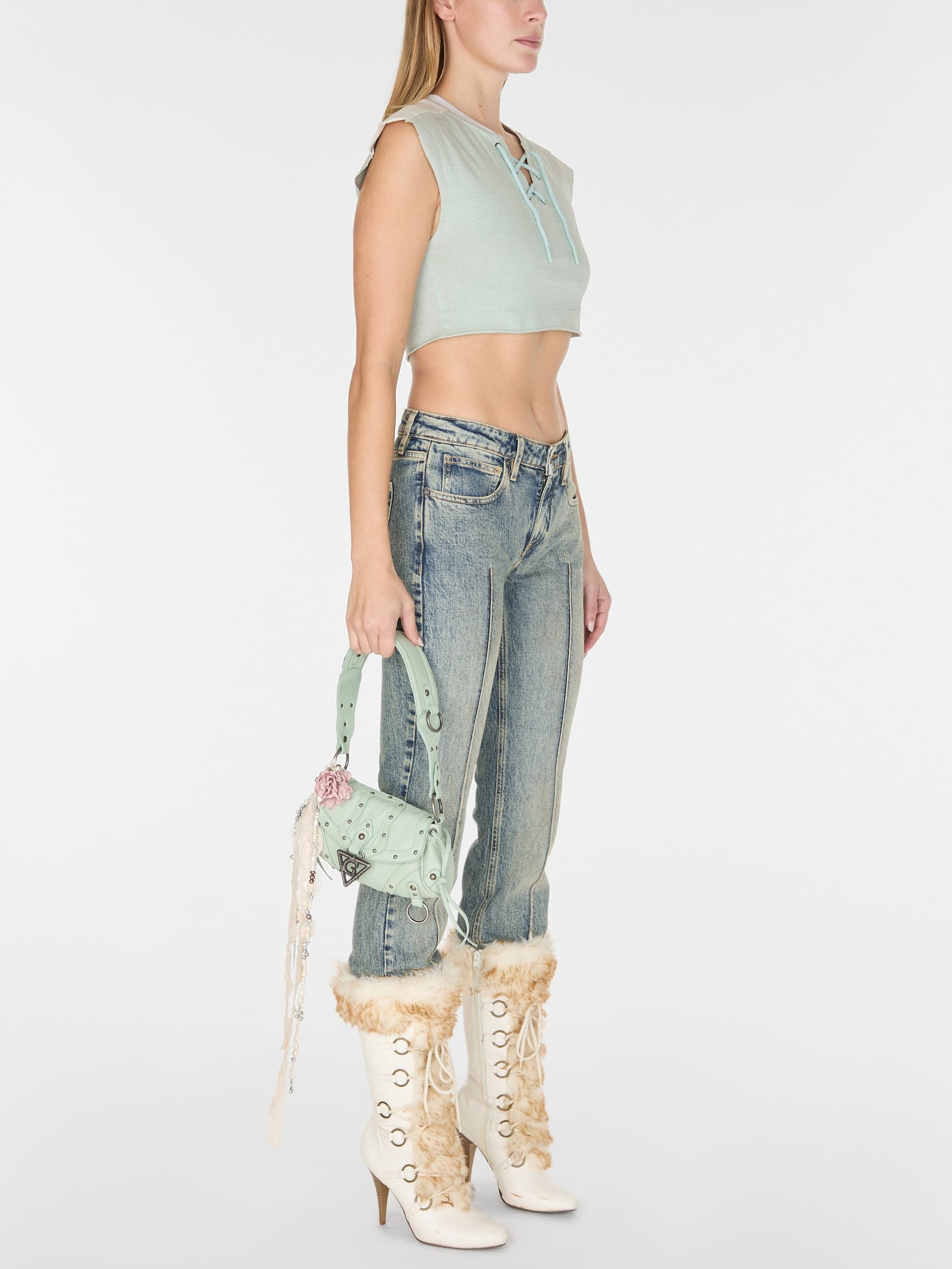 calça jeans flare