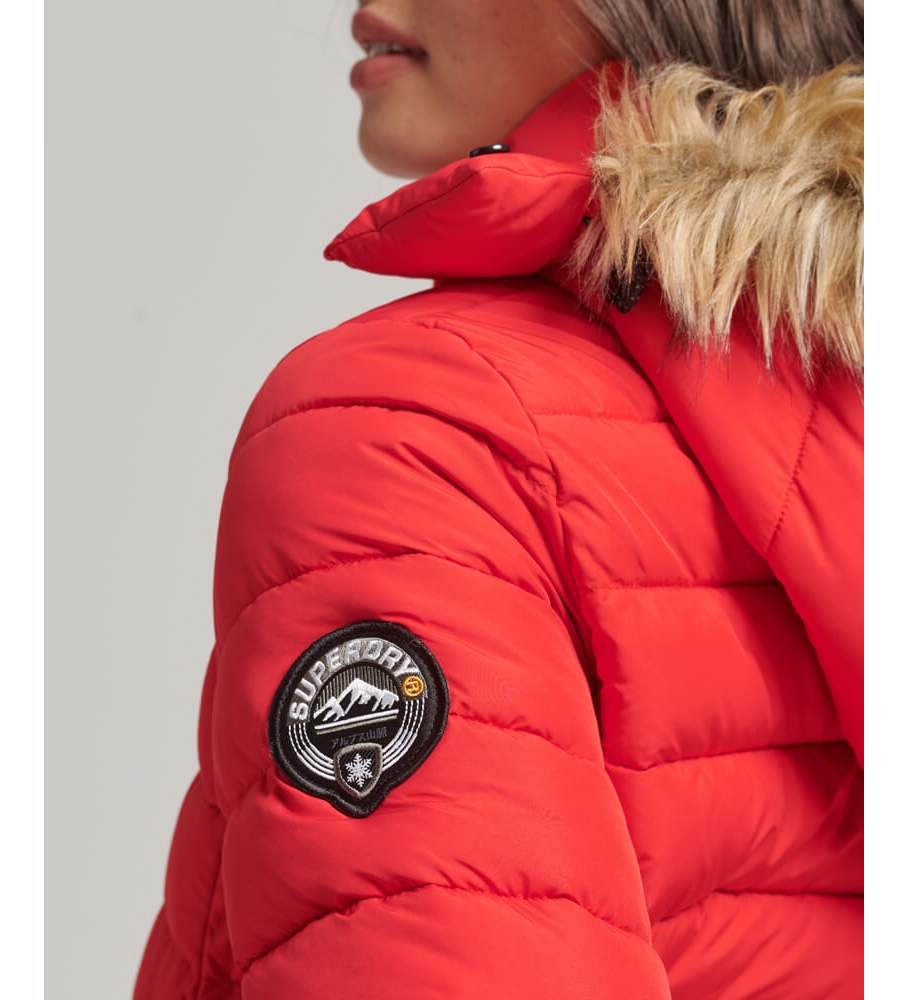 Jaqueta curta acolchoada com capuz Superdry - Vermelha