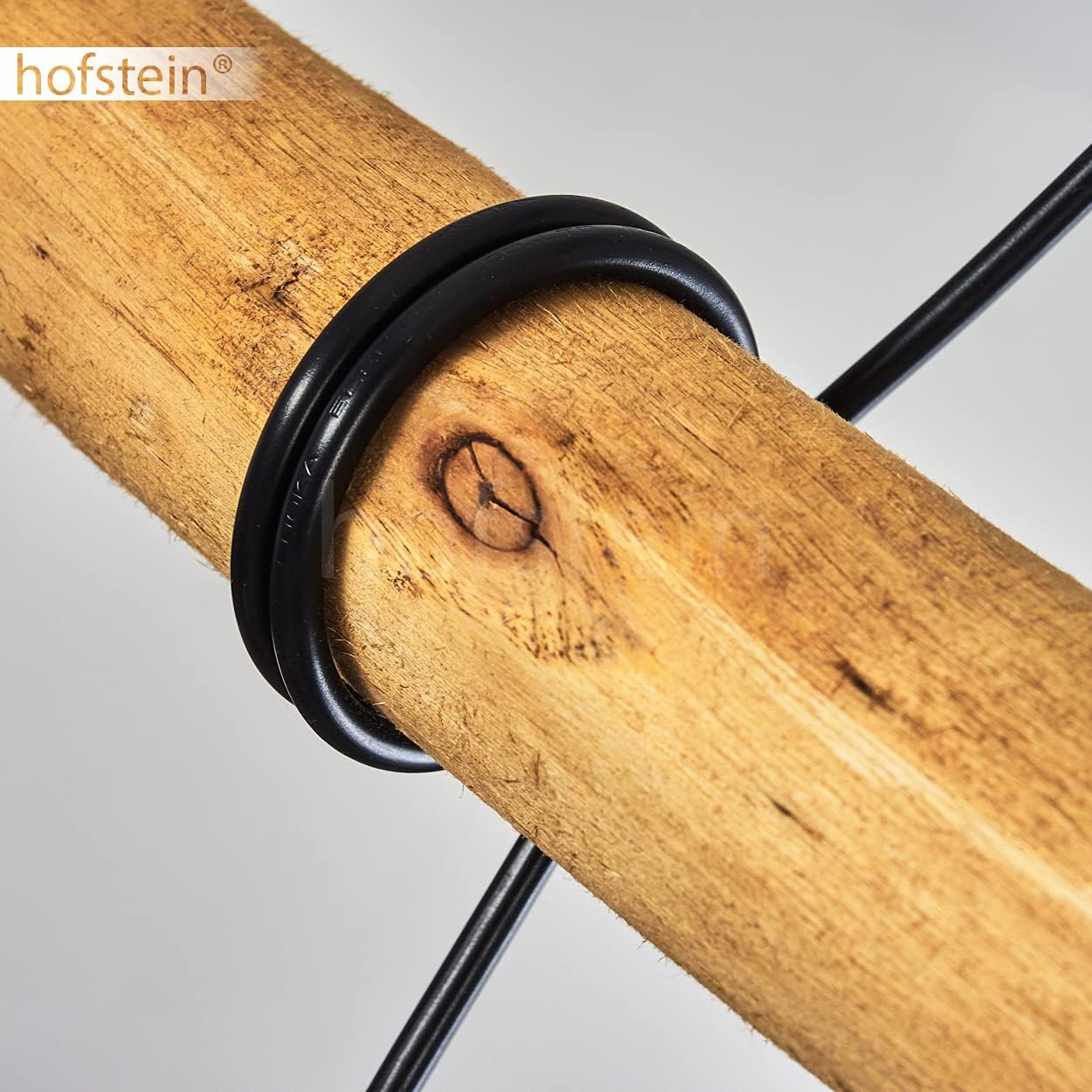 HOFSTEIN Pendelleuchte Seegaard, 4-flammige Hängelampe aus Metall in schwarz und Holz, Vintage/Boho Style Zimmerlampe, 4 x E27, Leuchtenköpfe individuell einstellbar, für Esszimmer, Wohnzimmer, Küche