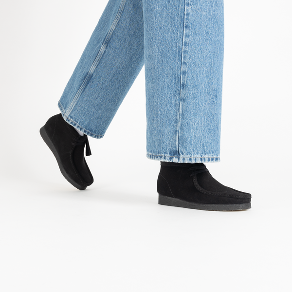 CLARKS WALLABEE BOOT