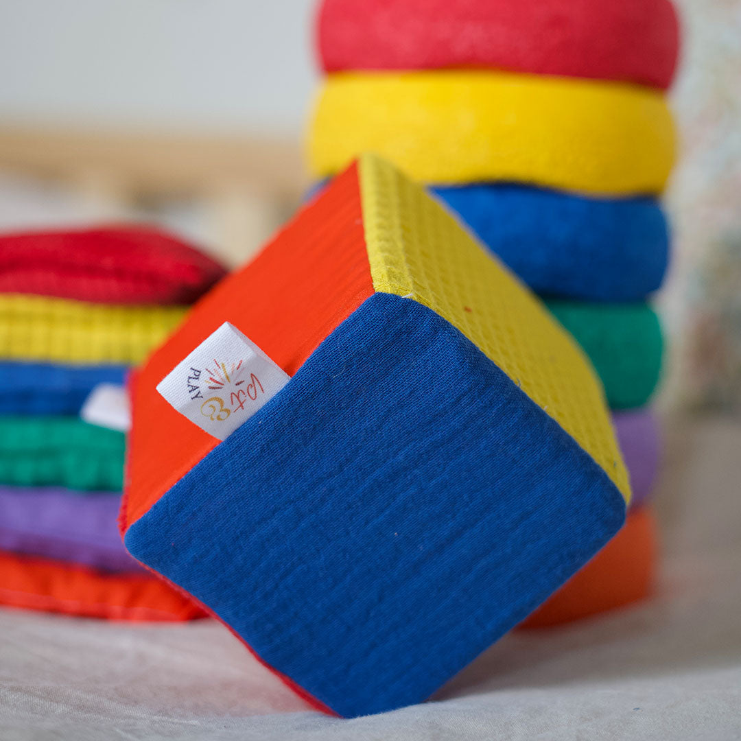 Pit and play dobbelsteen regenboog - fel groen