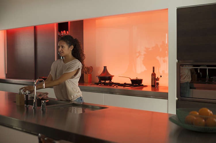 Philips Hue - Play Light Bar 2-Pack & Play Light Bar & Lightstrip Plus Starter Kit2 meter - Bundle