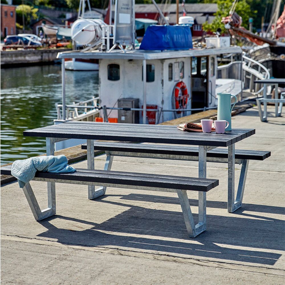 BENKESETT PLUS WEGA 177X161X73/45CM RE-PLAST SVART