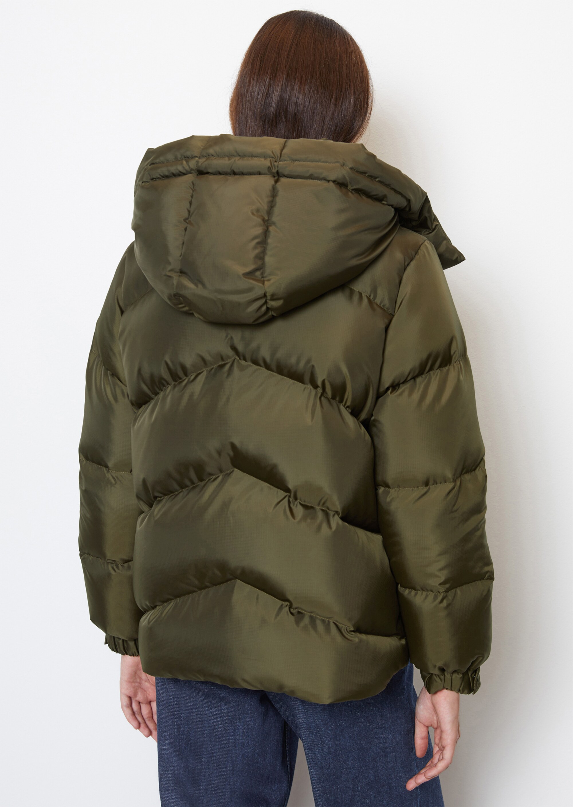 Daunen-Pufferjacke mit abnehmbarer Kapuzeaus wasserabweisendem Ripstop