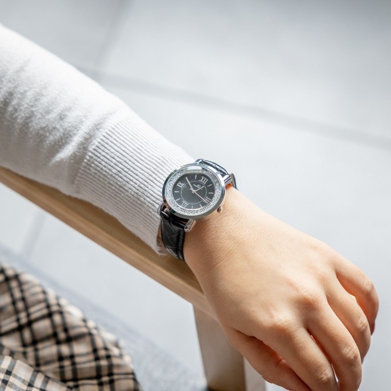 Magnifique Montre Femme Noir GIORGIO