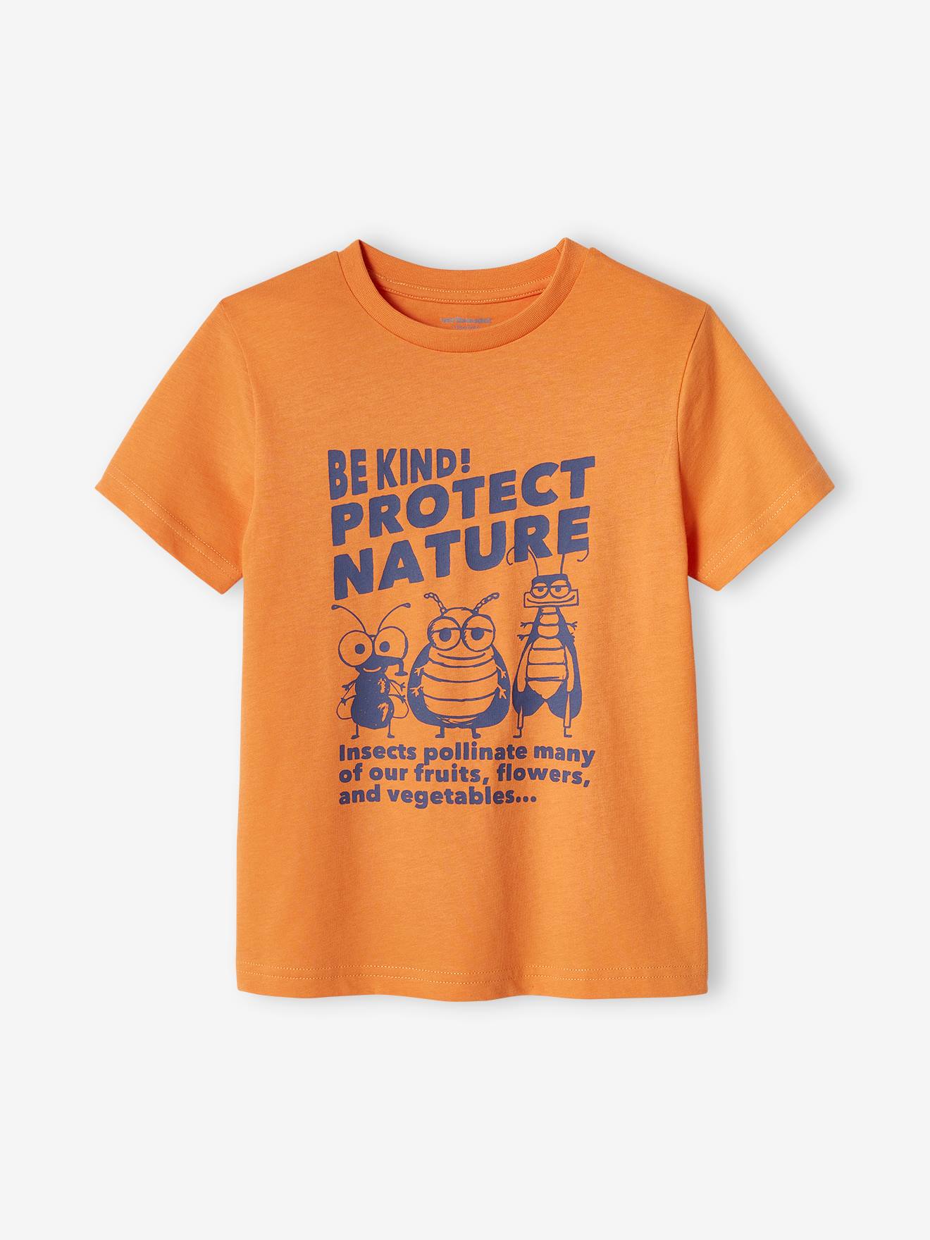 Camiseta de manga curta com mensagem para meninos, lisa, azul claro com estampas.