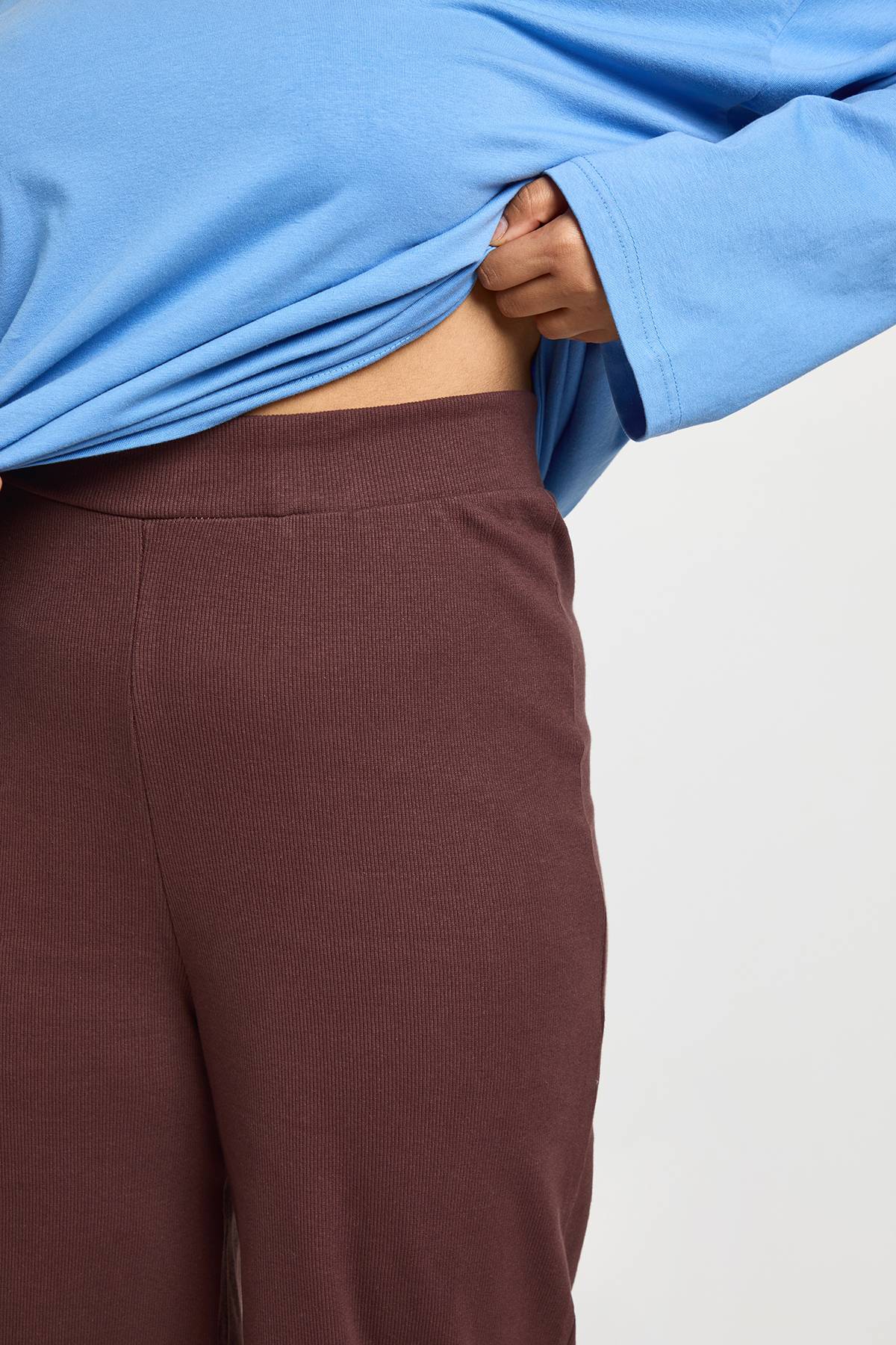 boohoo Pantalon Côtelé Droit Jambe Droite Plus Basic
