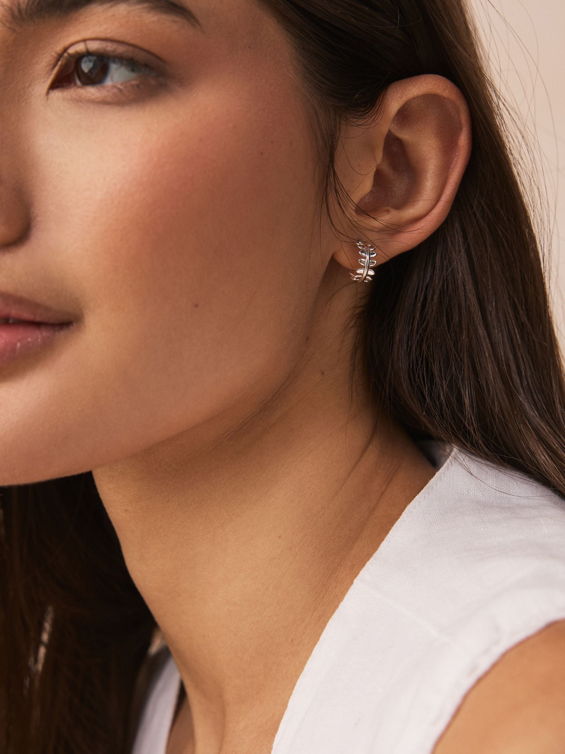 Zilverkleurig - Mini Leaf Hoop Earrings