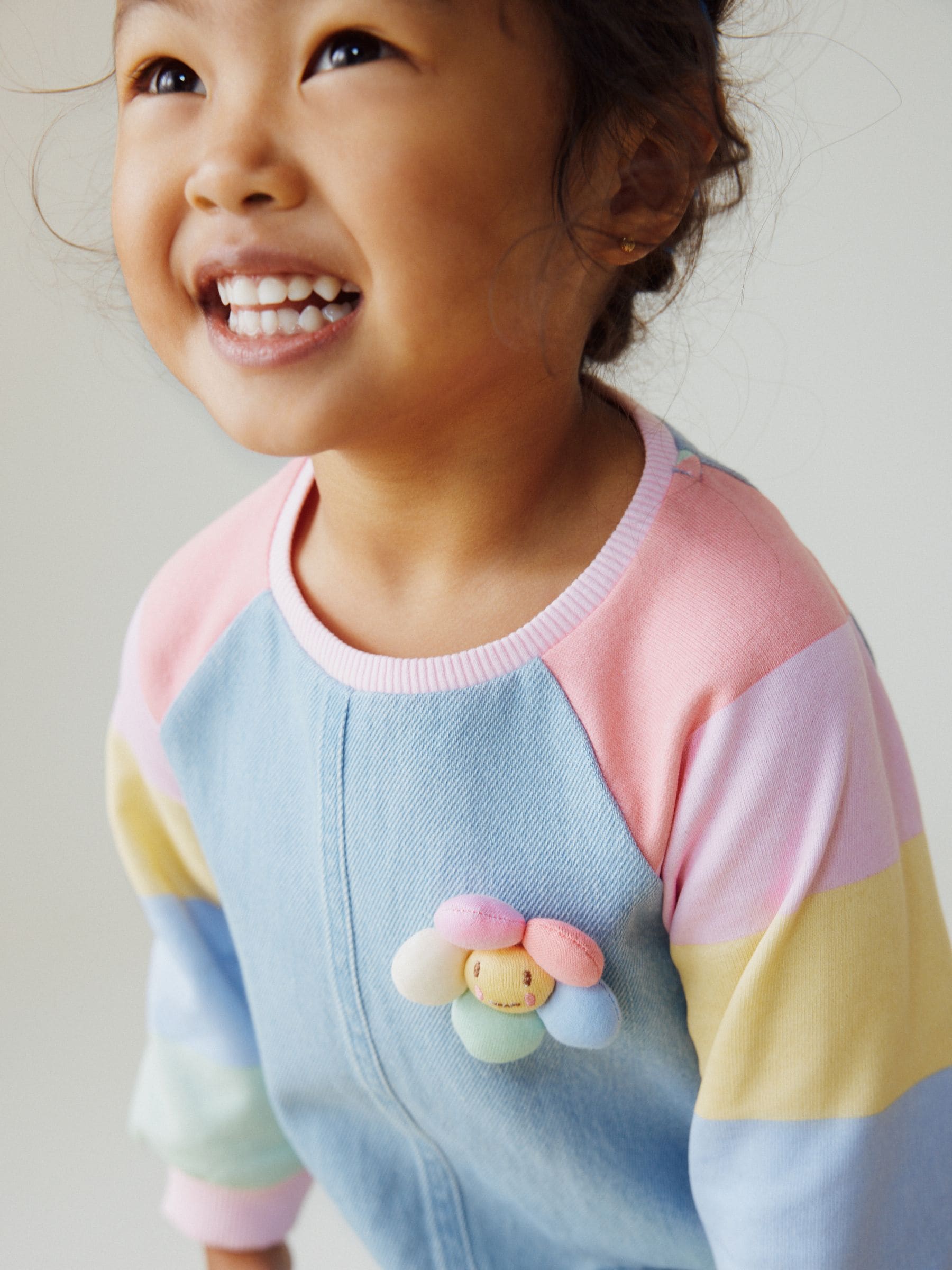 Pastelkleurige regenboogprint - Spijkerjurk met raglanmouwen (3mnd-8jr)