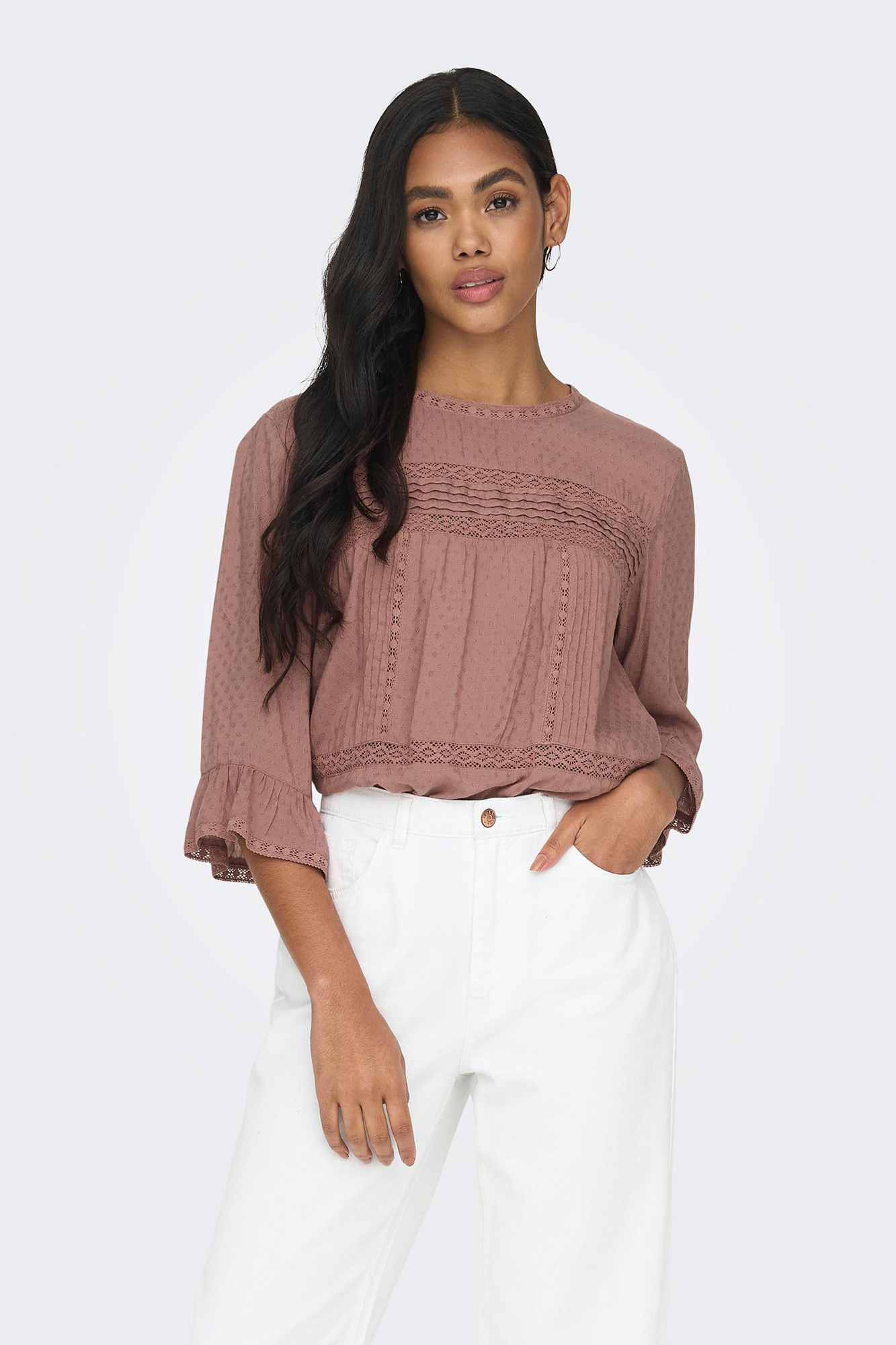 Blusa de manga 3/4 com gola redonda