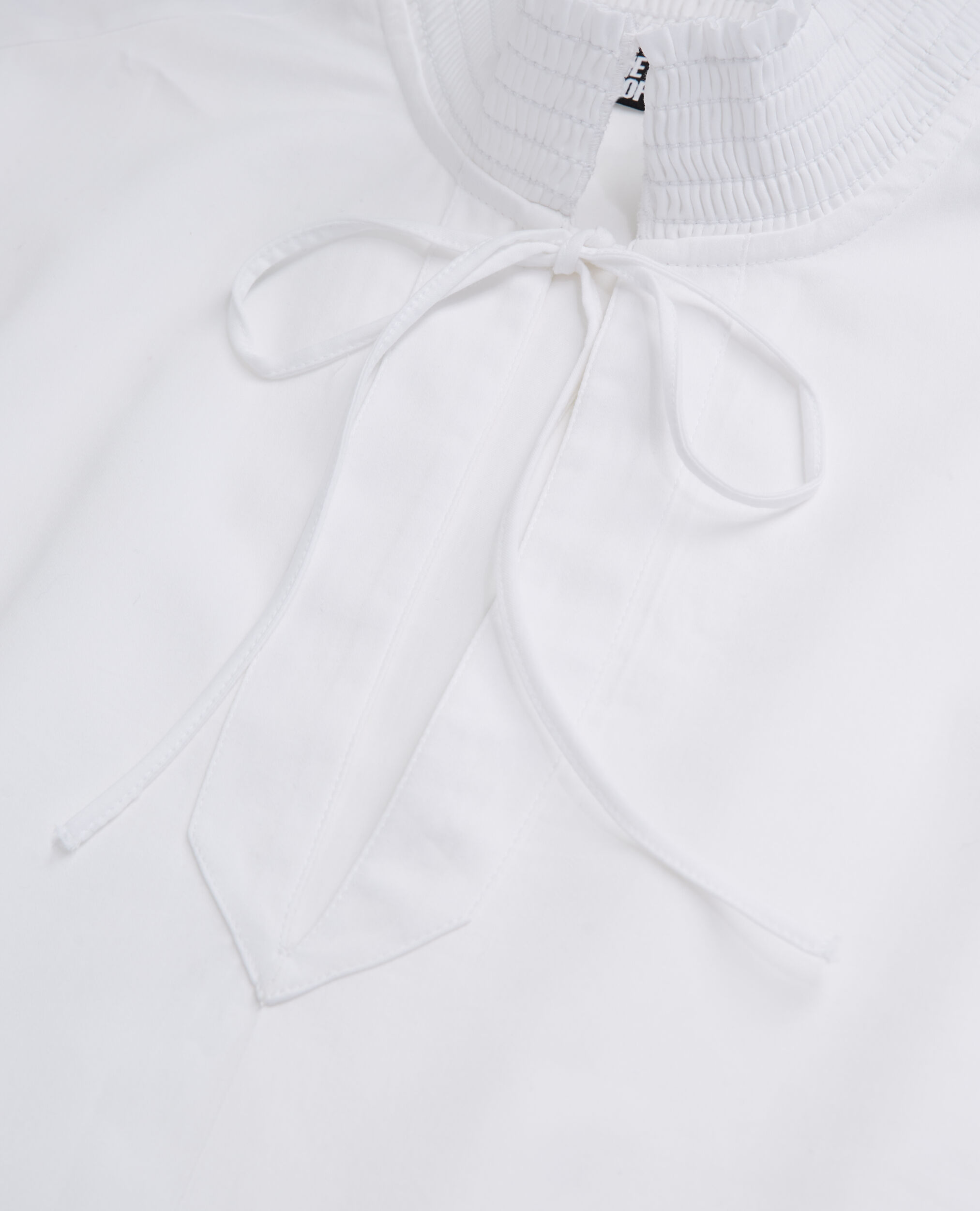 Blouse blanche avec broderie Anglaise