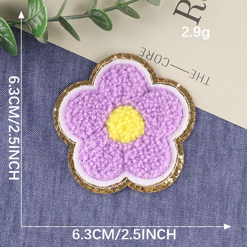 Embroidery Kingdom - Geborduurde applicatie met bloemen (verschillende ontwerpen)