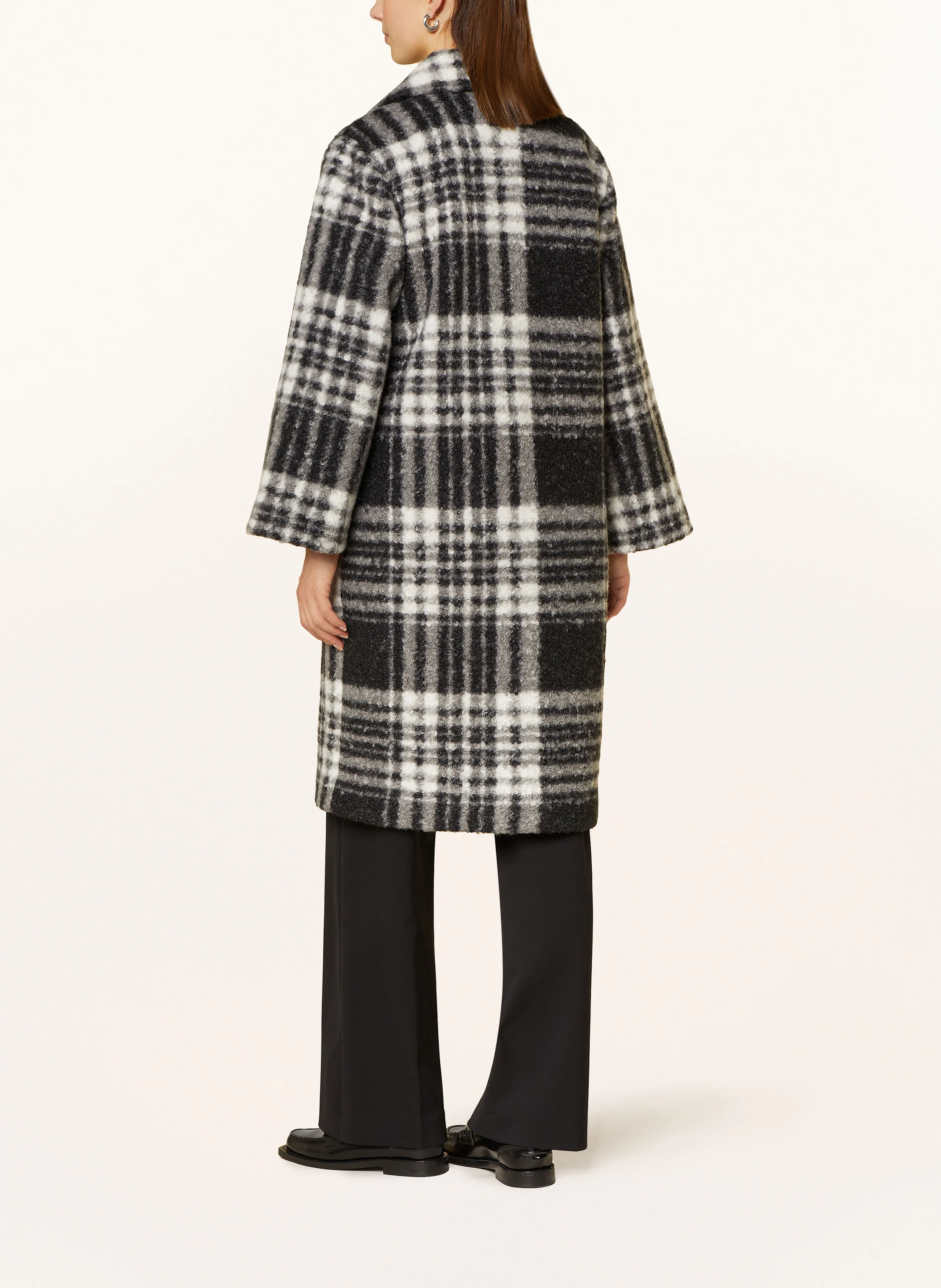 monari Oversized-Mantel