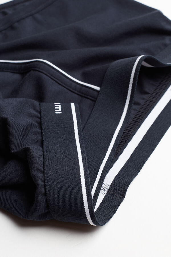 Cuecas boxer em algodão Supima® com elástico visível.