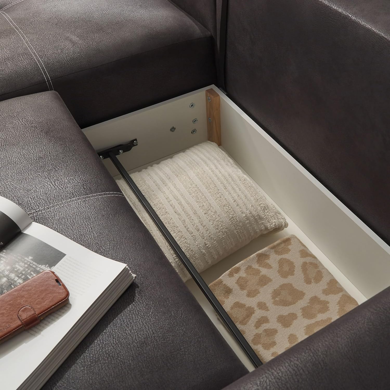 DOLAN Ecksofa mit Schlaffunktion in Lederoptik, Anthrazit - Moderne Eckcouch in L-Form mit Bettkasten - 247 x 90 (70) x 190 cm (B/H/T)