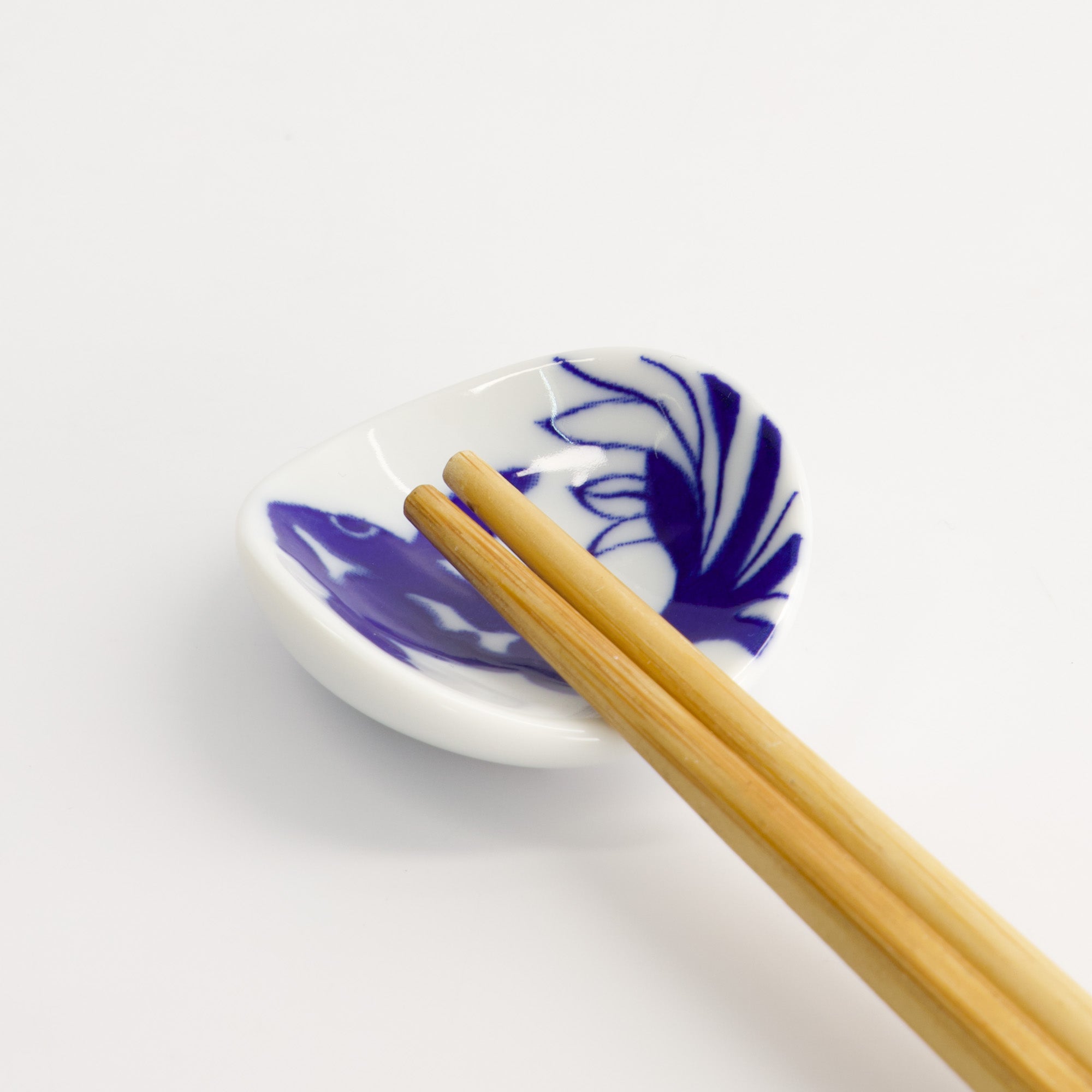 Tokyo Design Studio  Goldfish spisepindeholder, blå - Ø4,5 cm.