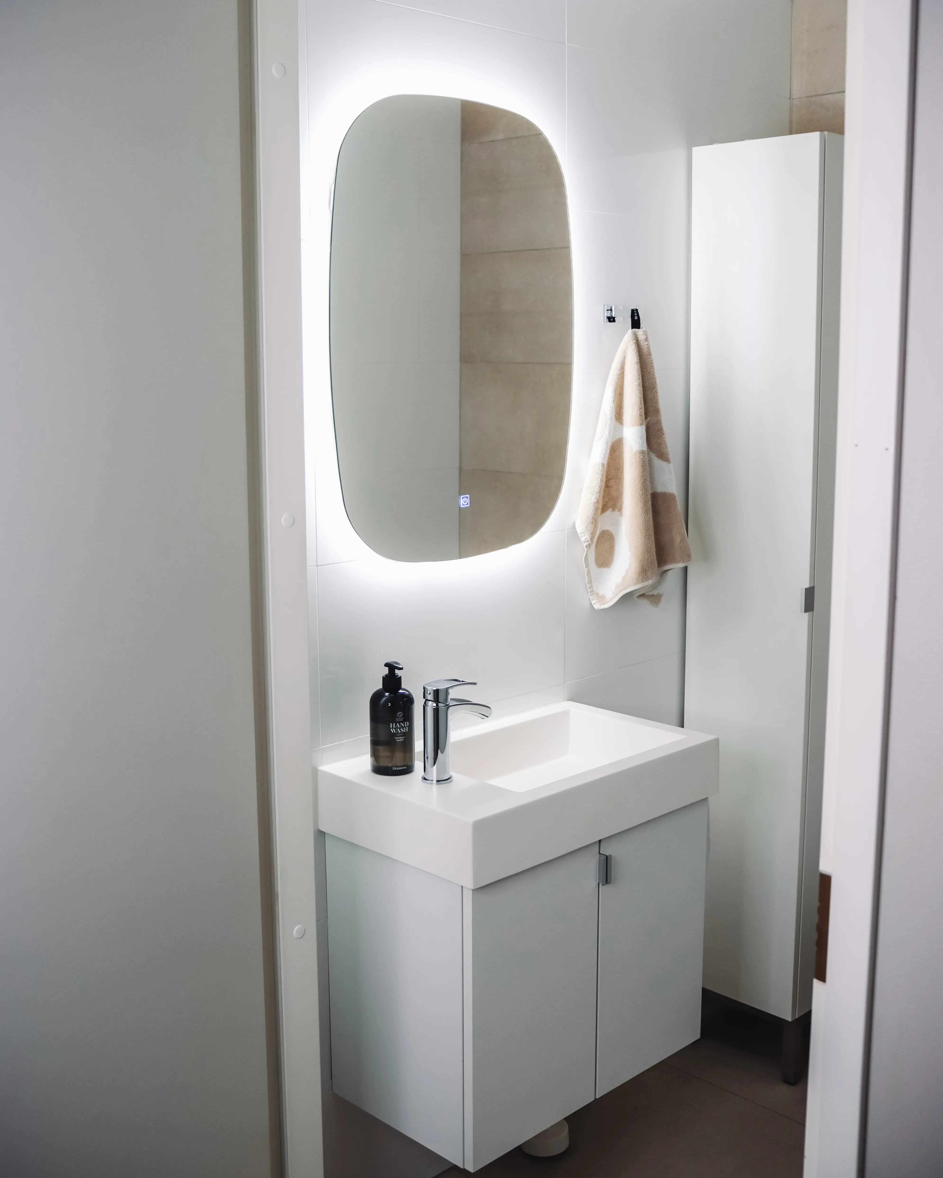LED badkamerspiegel BERGERAC 58 cm 78 cm Zilver