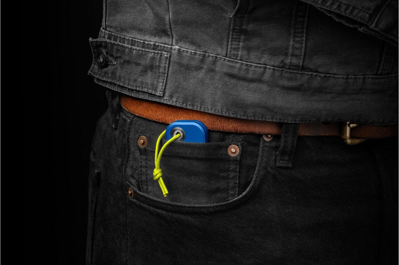 The James Brand The Palmer, Cerulean Aluminum, Yellow Lanyard KN121181-00 utility mes