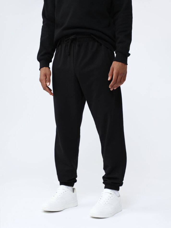 Calça jogger básica - Preta