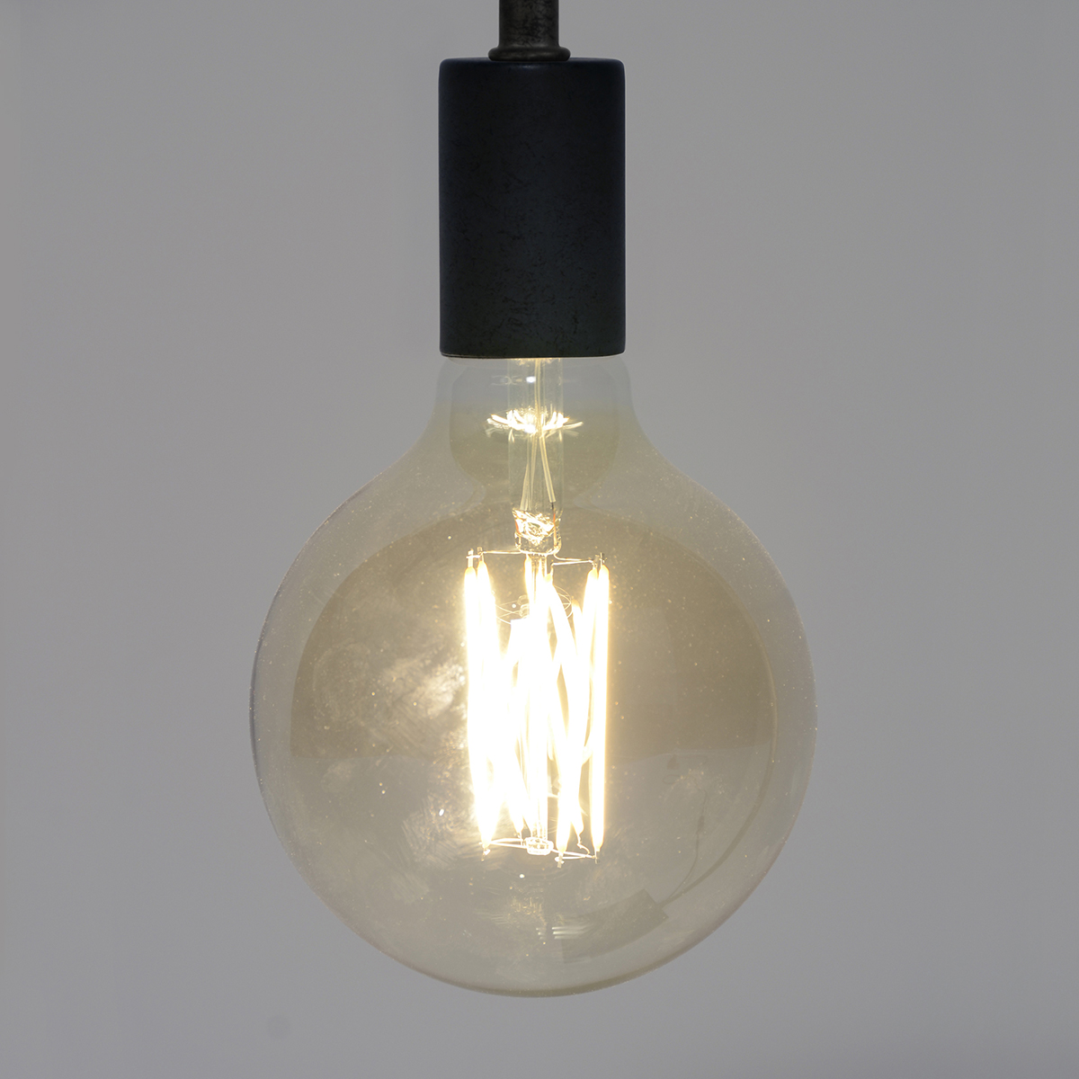 Lamp D - LED lichtbron filament Bol Ø12,5 Smokey Grey