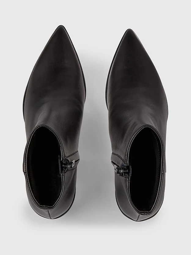 botas de couro até o tornozelo