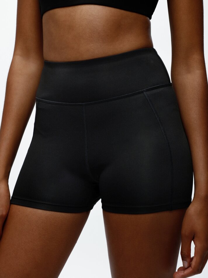 Shorts curtos - Preto