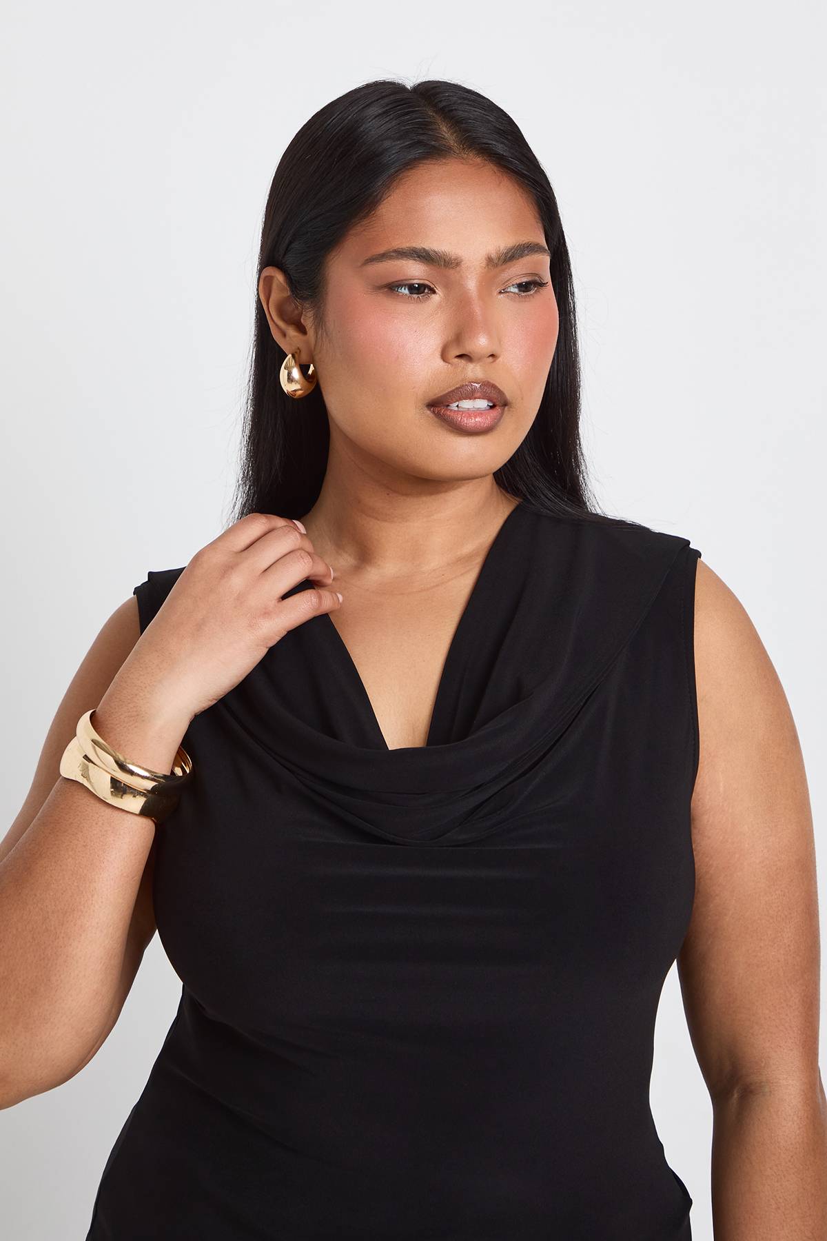 boohoo Haut Grande Taille Sans Manches À Col Bénitier
