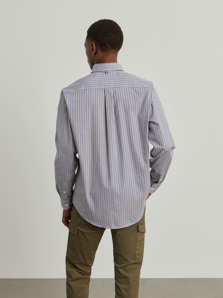 Camisa para homem regular fit de algodão em cor lisa