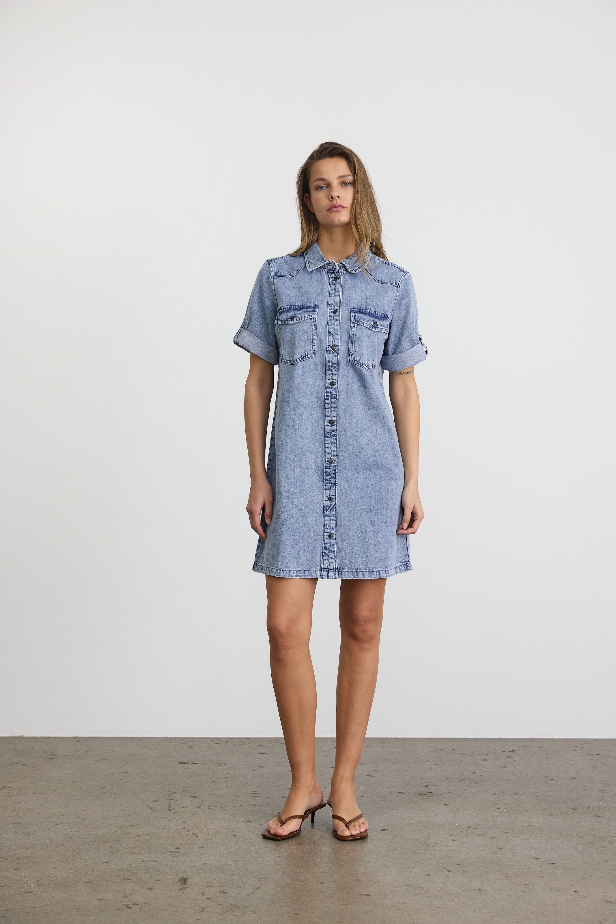 Noisy may Jeanskleid »NMNEW SIGNE S/S DENIM DRESS VI003LB NOOS« Brusttaschen