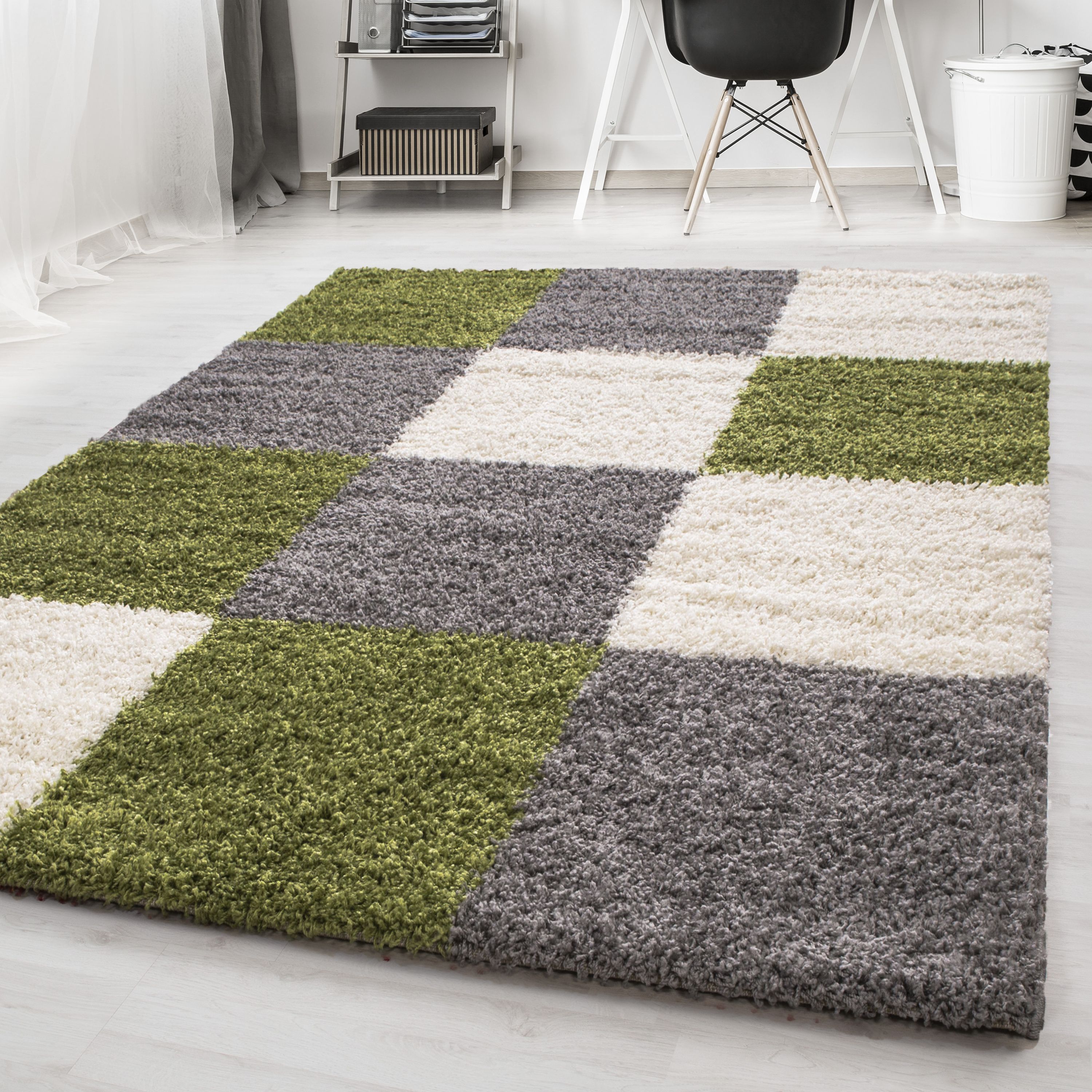 Stilvoller Hochflor-Teppich mit zeitgemäßem Karo-Muster, Shaggy-Teppich