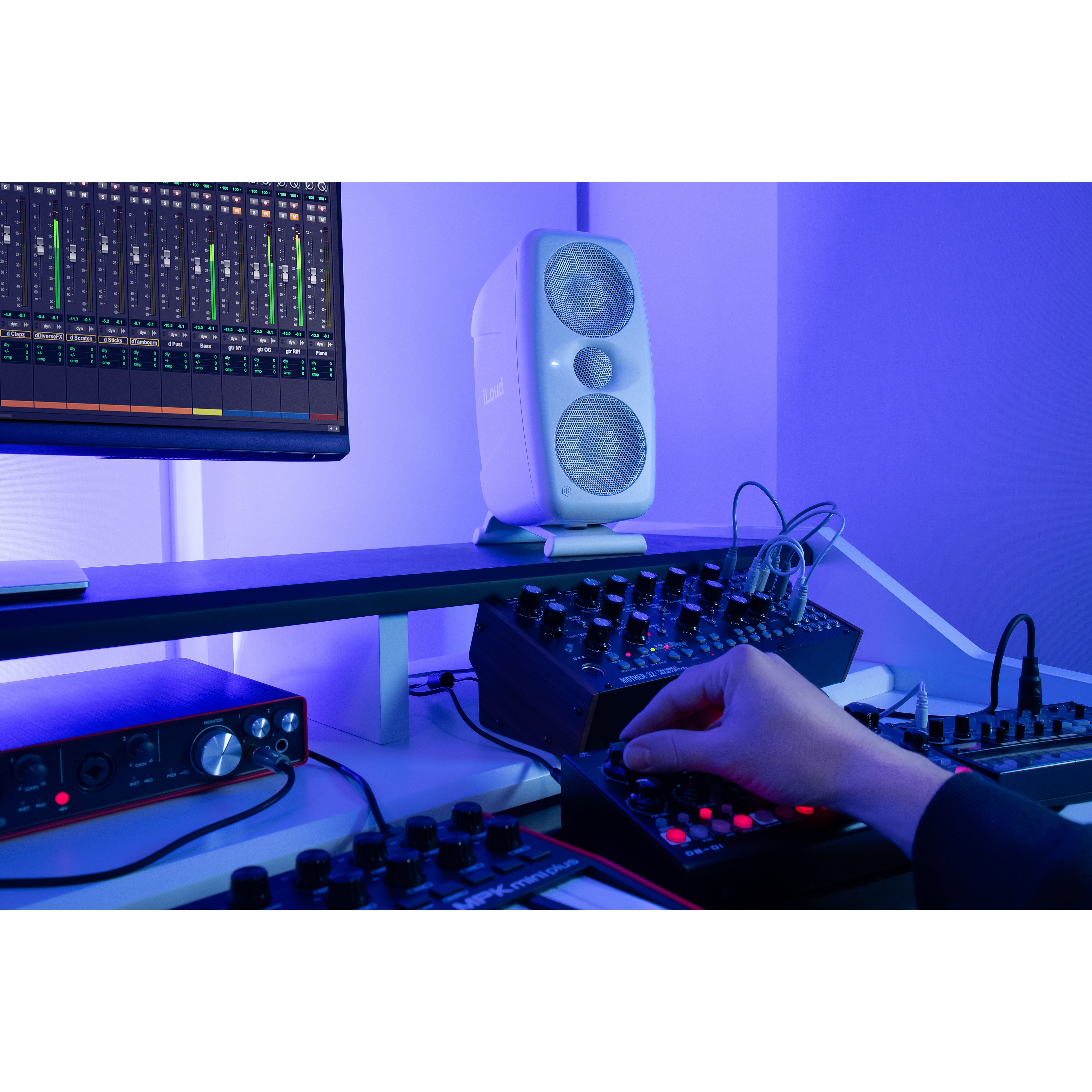IK Multimedia iLoud MTM MKII White studiomonitor (set van 2)