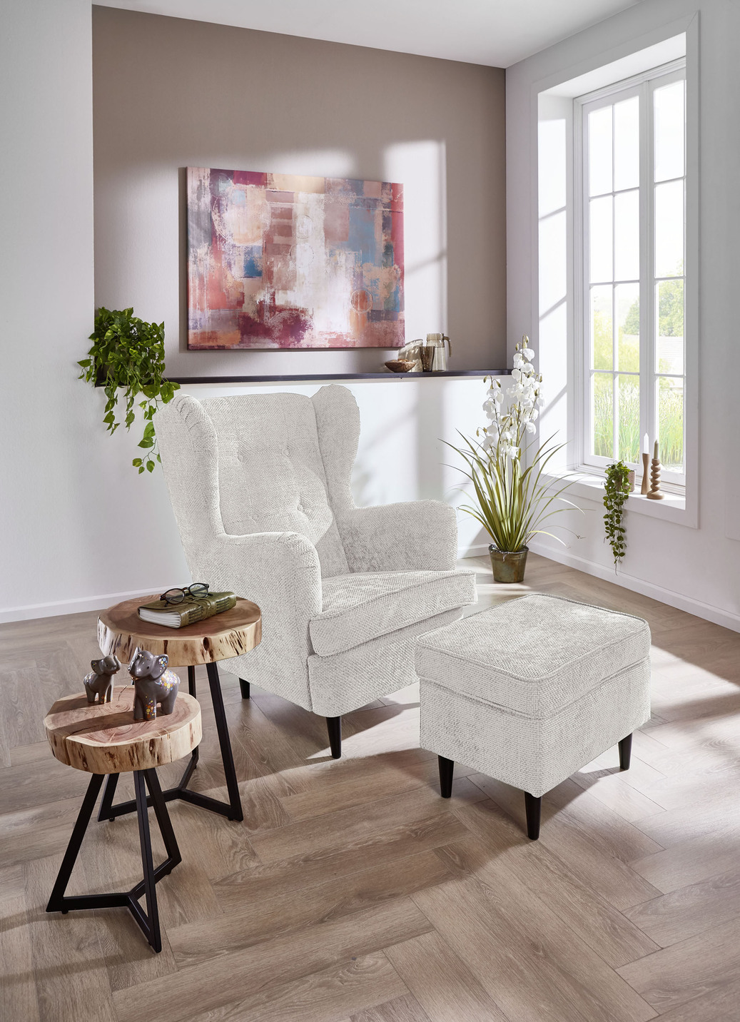 Ohrenbackensessel mit Hocker