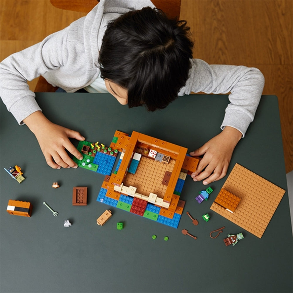 Køb LEGO® Minecraft® Frøhuset