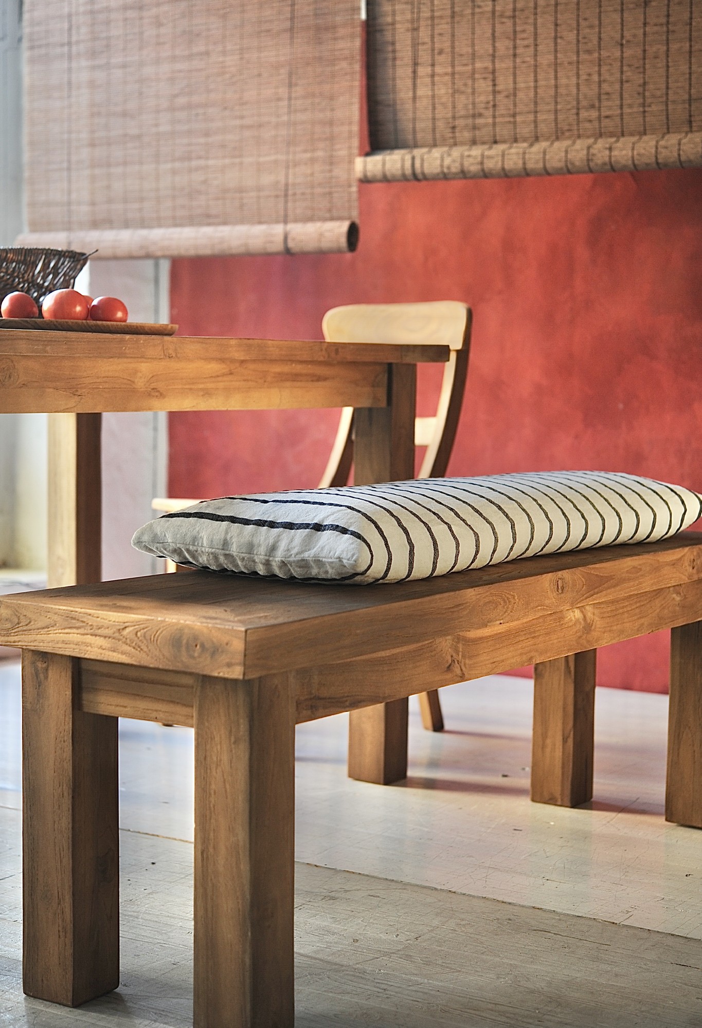 Holzbank aus recyceltem Teak, natur, B 160 cm, H 47 cm, L 35 cm von fischer's lagerhaus
