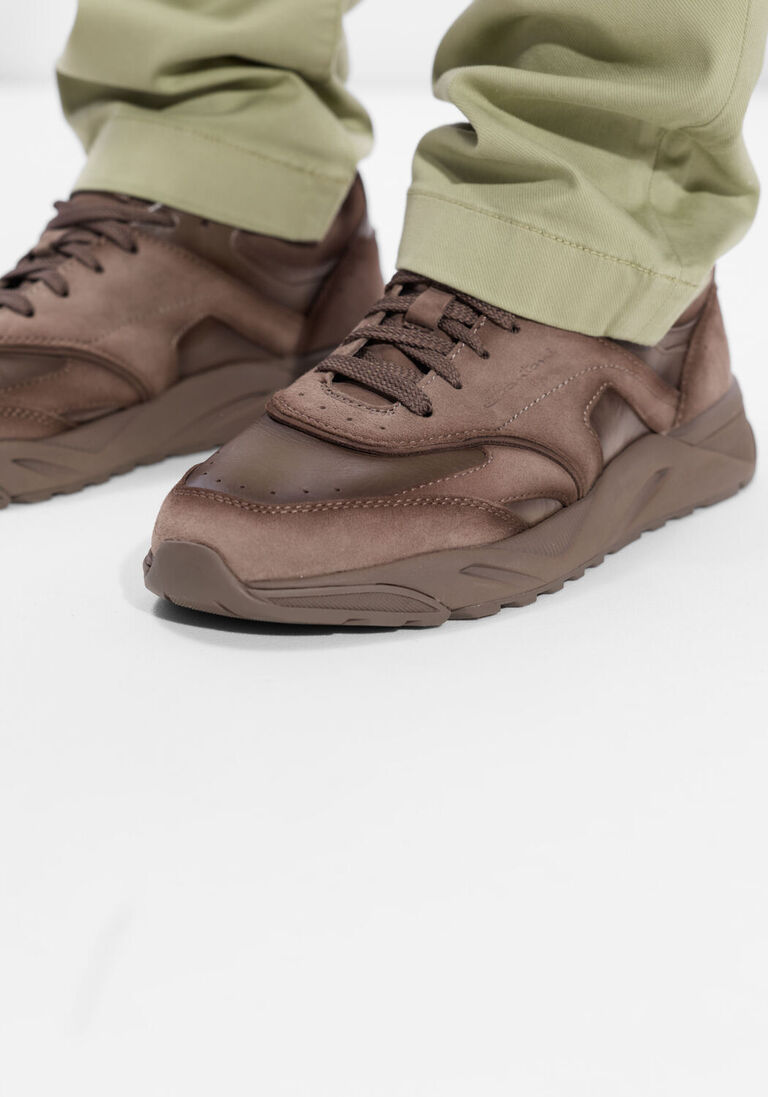 bruine santoni lage sneakers 22112
