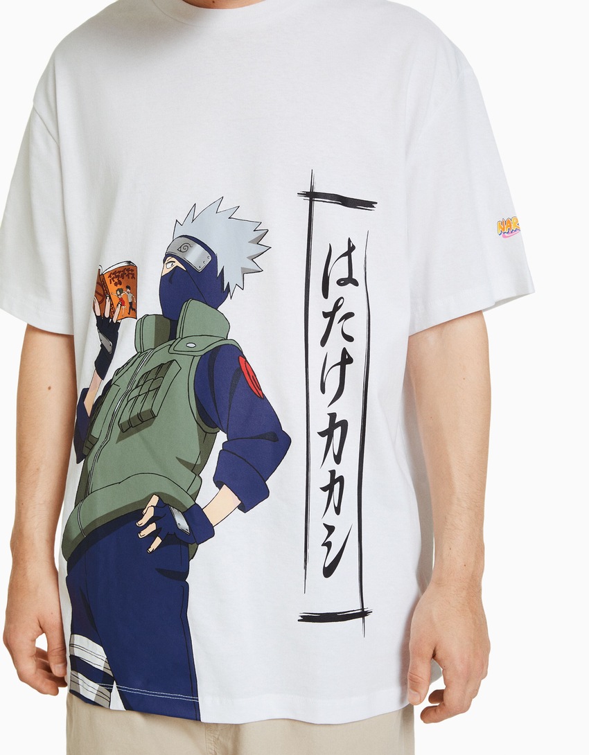 Camiseta de manga curta com estampa Naruto e modelagem quadrada