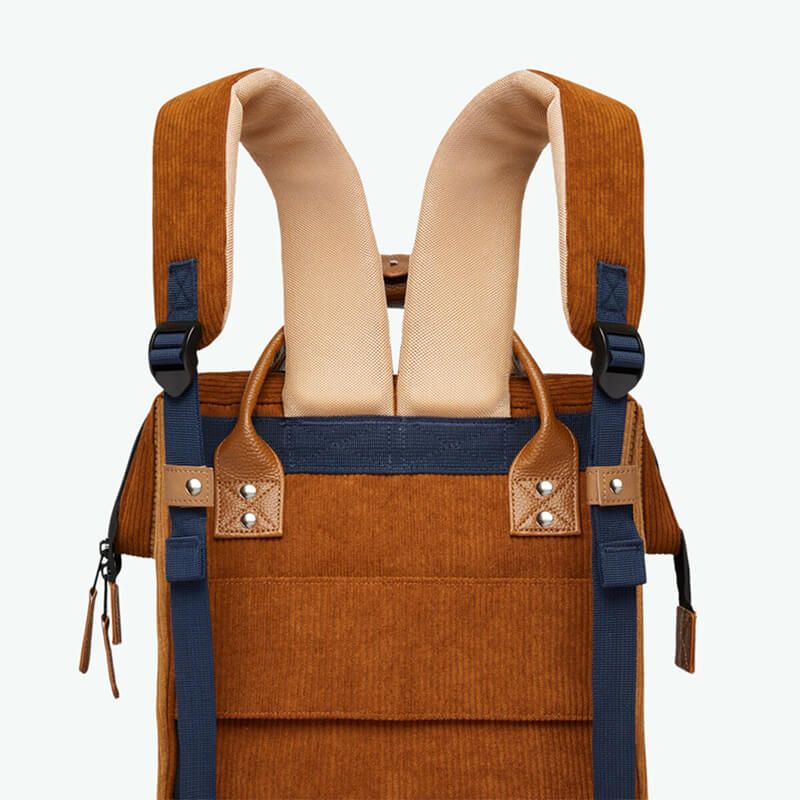 Sac à dos Adventurer Medium 23 litres + 2 grandes pochettes Canton