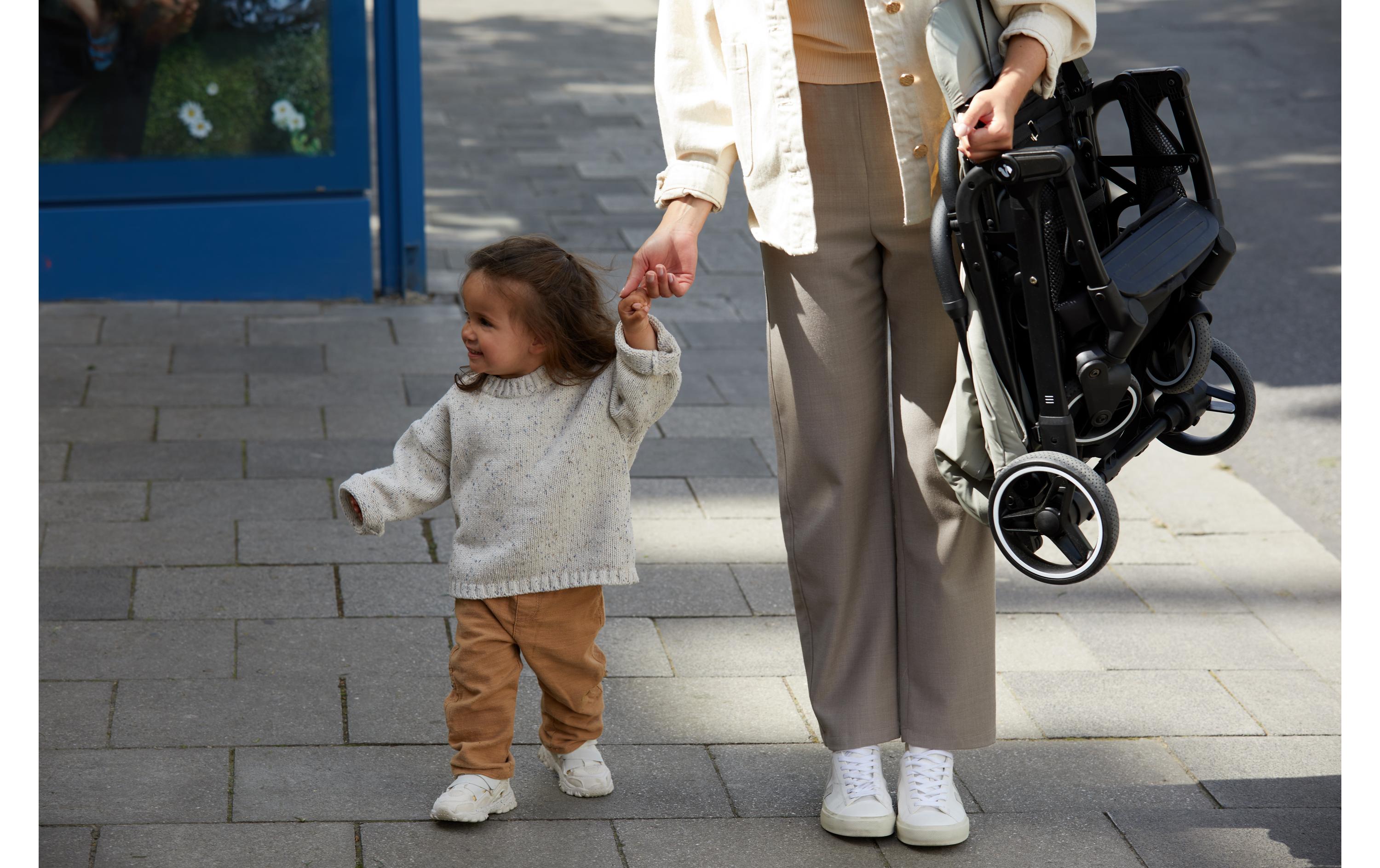Buggy Travel N Care Plus Haselnuss Rosa<br>Kompakter Kinderwagen mit falt- und tragbarem Buggy