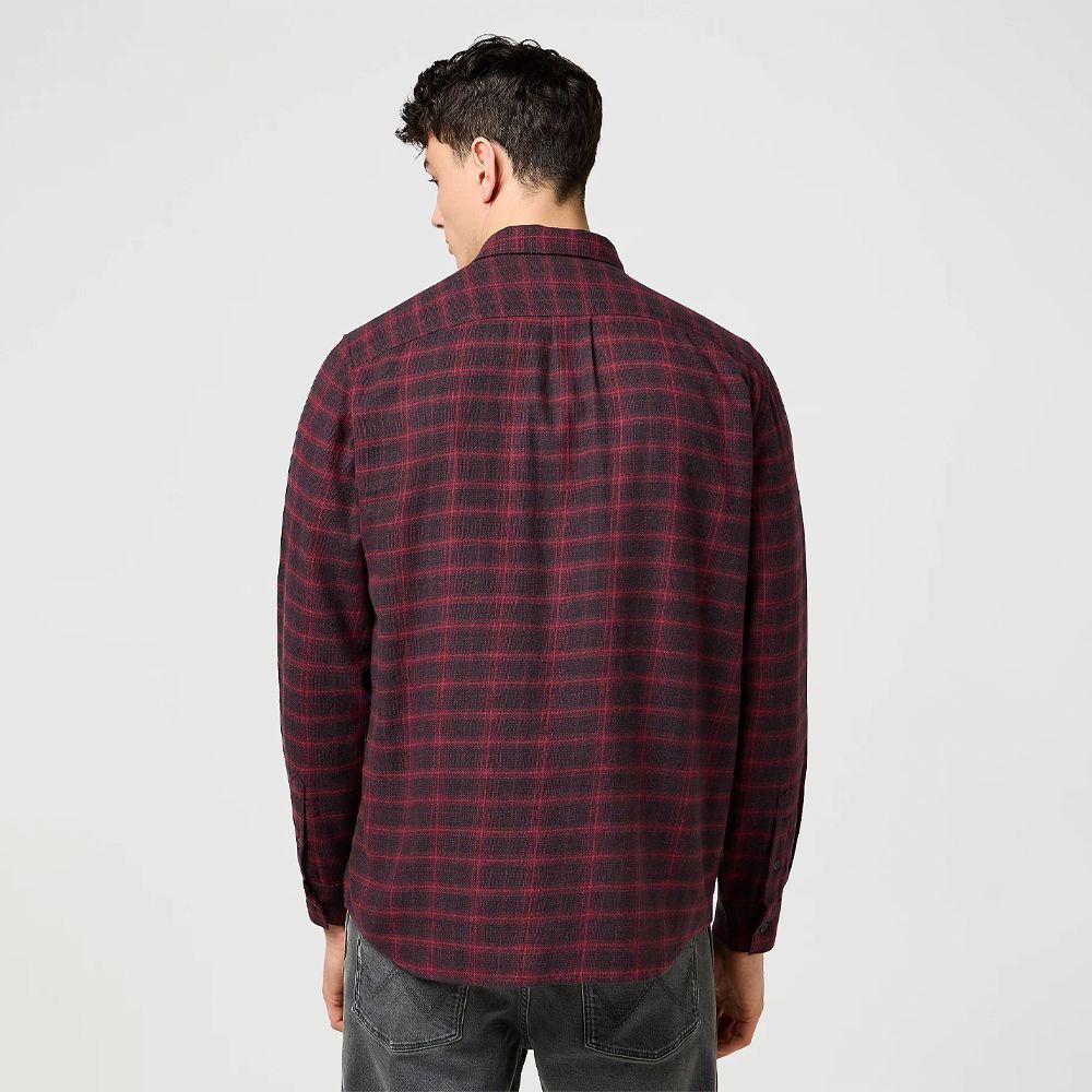Wrangler mens Relaxed 1 Pocket Flannel Shirt Black Wine