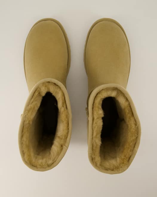 UGG Classic Short II Winterschuhe in Beige