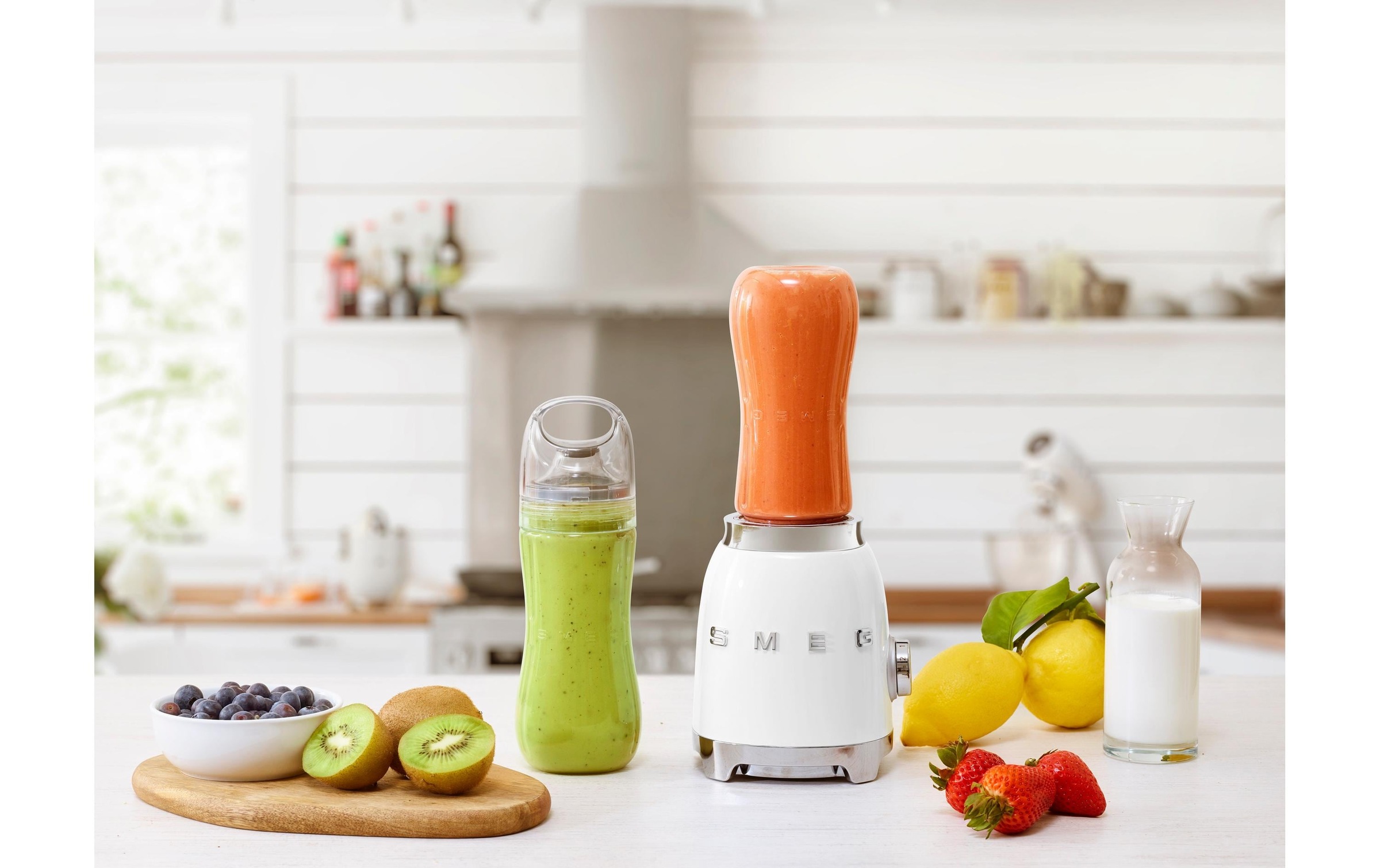Smeg Standmixer »Blender 50's PBF01WHEU« 300 W