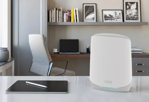 NETGEAR Orbi RBK763S - Wi-Fi-system - (router, 2 extendere) - op til 7500 sq.ft - mesh 1GbE - Wi-Fi 6 - Tri-Band