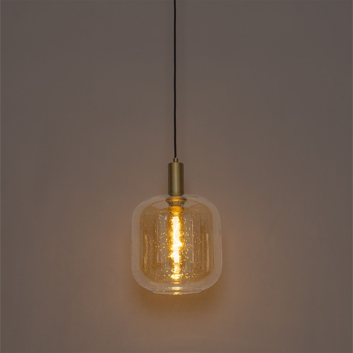Design hanglamp zwart met messing en amber glas - Zuzanna