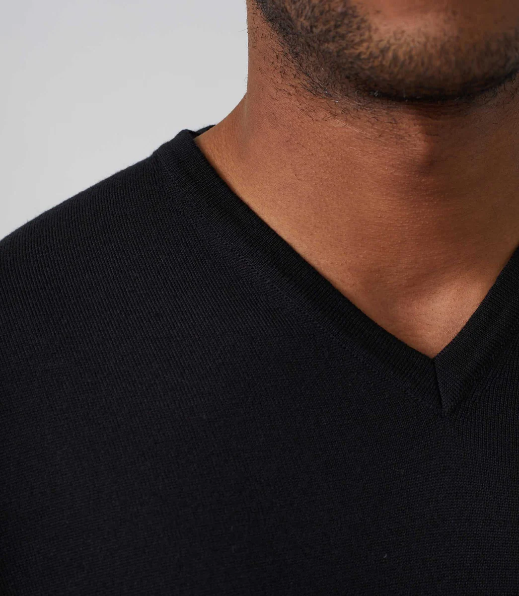 Pull col V noir 