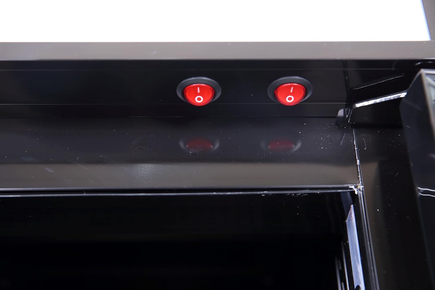 METRO Professional Getränkekühlschrank mit Glastür GSC2133B-NC, 166L, 5 verstellbaren Einlegeböden, mit Schloss, LED-Beleuchtung, Schwarz