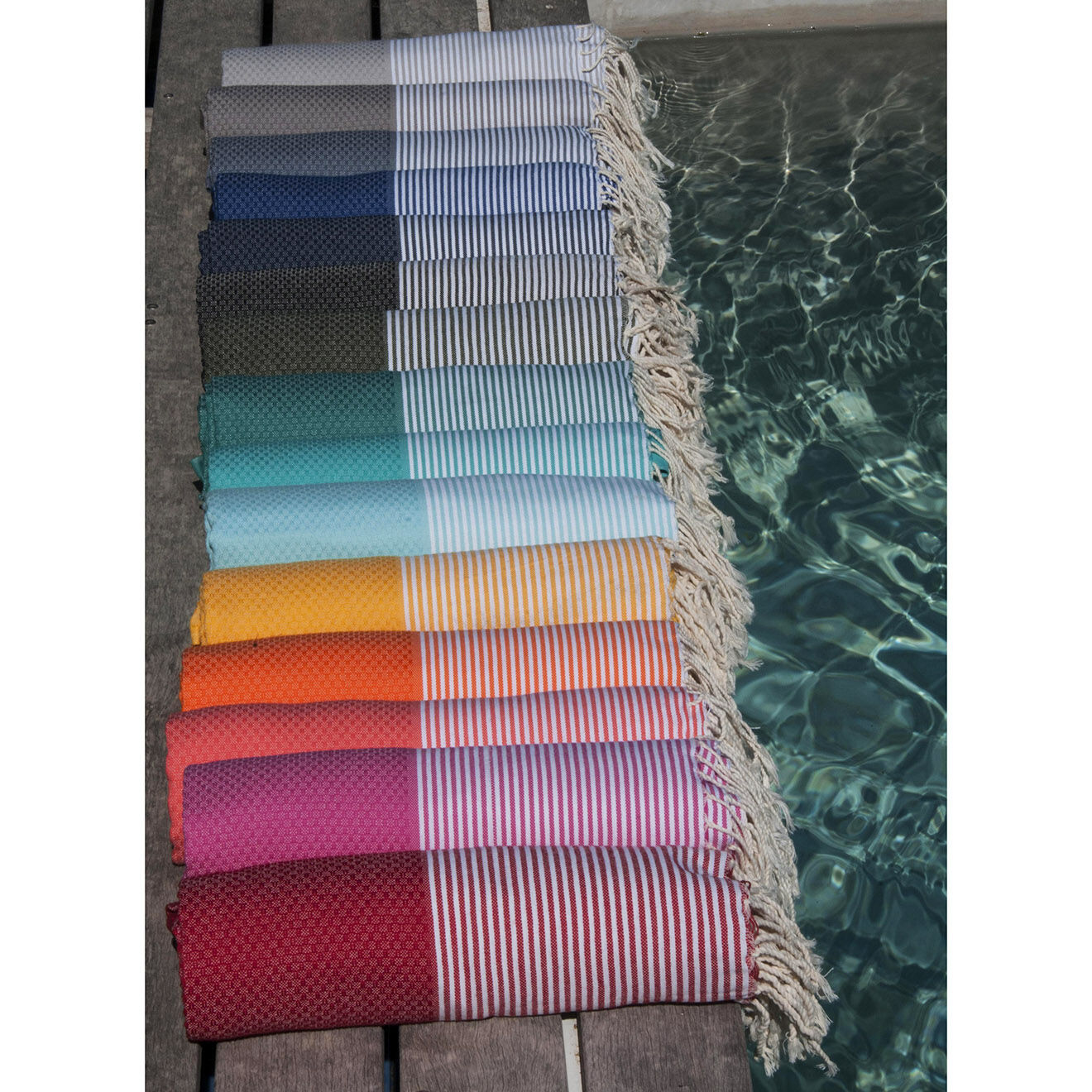 Febronie Fouta Nid d'abeille Ibiza rayures fines rouge - 100x200 cm