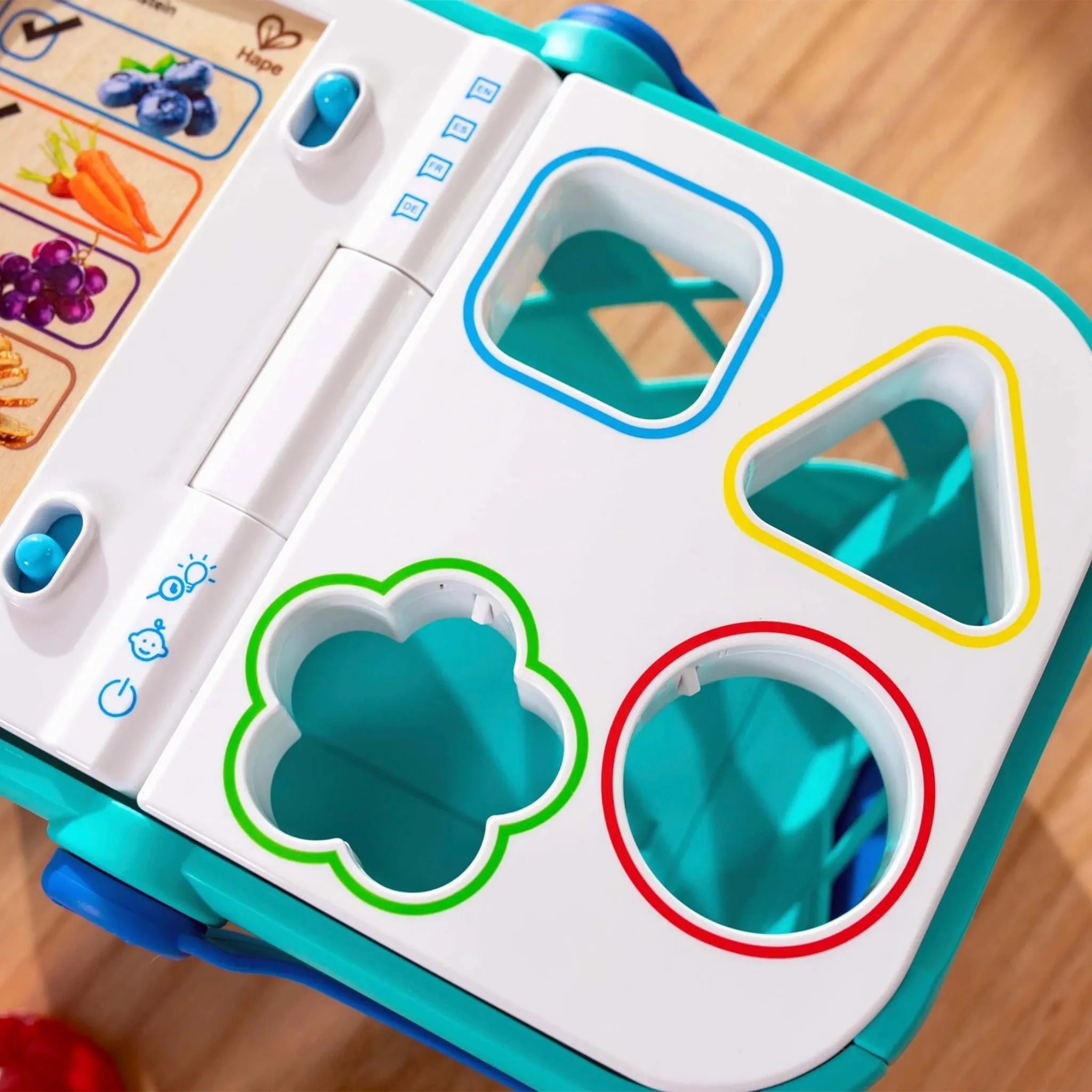 Hape Panier d'Épicerie Tactile Magic Touch