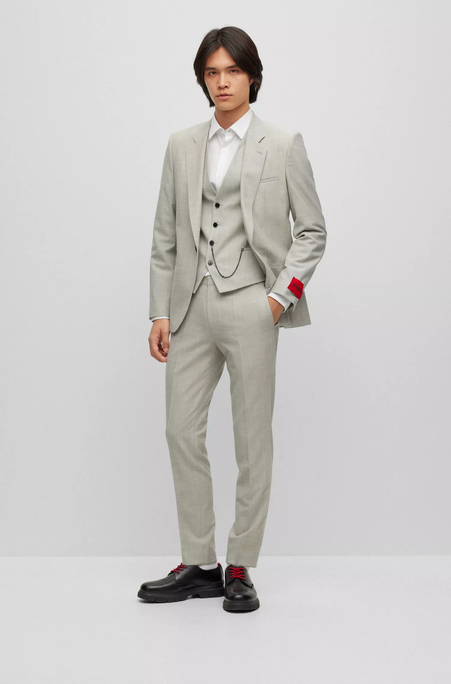 Camisa HUGO vermelha, extra slim fit, em popeline de algodão fácil de passar.