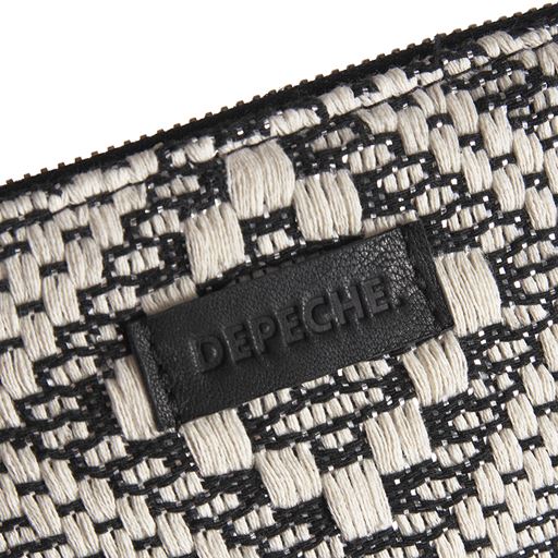 Depeche Clutch, Black